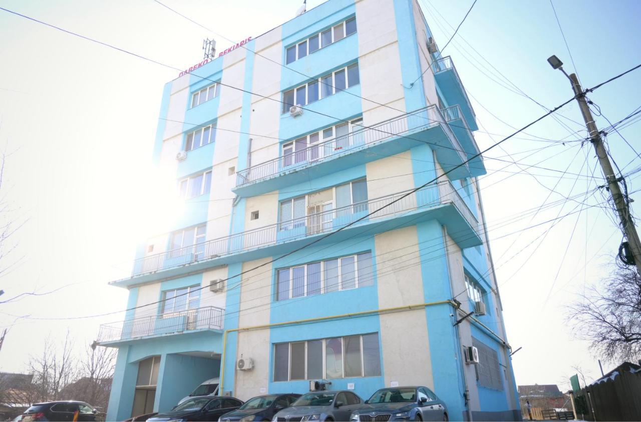 Luana Airport Apartments #3 โอโตเปนี ภายนอก รูปภาพ